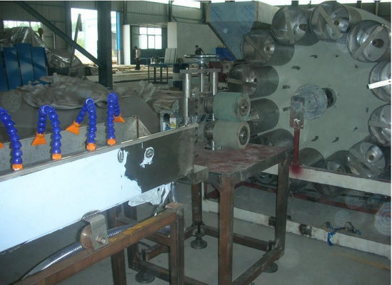 Maszyna do produkcji węży z tworzywa sztucznego PVC Linia do wytłaczania tworzyw sztucznych, linia do wytłaczania miękkich rur z podwójną śrubą wzmocniona włóknem PVC