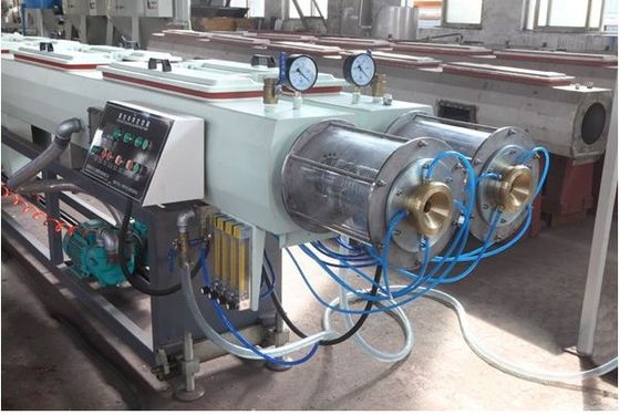 W pełni automatyczna maszyna do produkcji podwójnych rur PP PE / linia do wytłaczania rur PVC