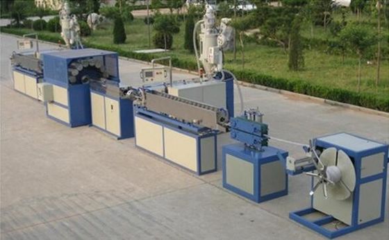 Maszyna do wytłaczania rur z tworzyw sztucznych Linia do produkcji miękkich rur wzmocnionych włóknem PVC