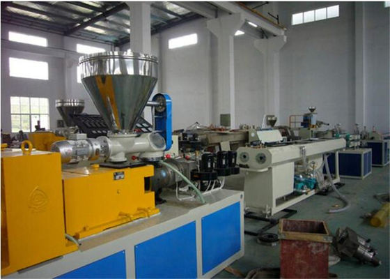 Wysokowydajna maszyna do wytłaczania tworzyw sztucznych Maszyna do produkcji rur PVC z podwójną śrubą