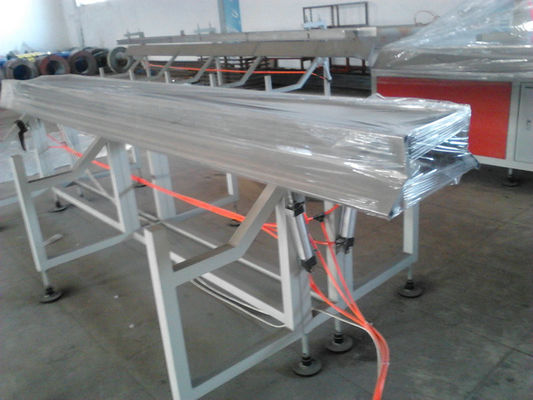 Linia do produkcji rur z tworzyw sztucznych PVC Wytłaczarka dwuślimakowa / Maszyna do wytłaczania rur PVC do nawadniania / rur