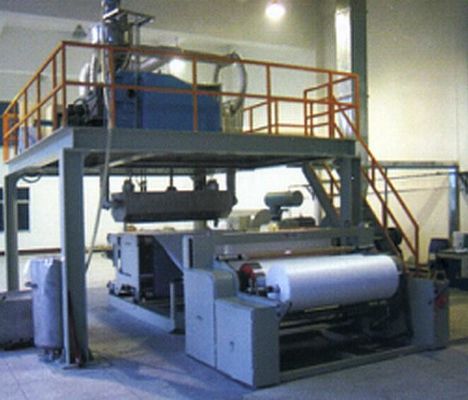 Maszyna jednoślimakowa z rozdmuchiwaniem PP Maszyna do produkcji włóknin do masek