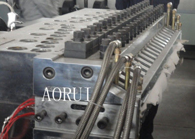 Dobra cena. Linia do produkcji płyt budowlanych WPC Szerokość 2500 mm Maszyna do produkcji płyt WPC w Internecie