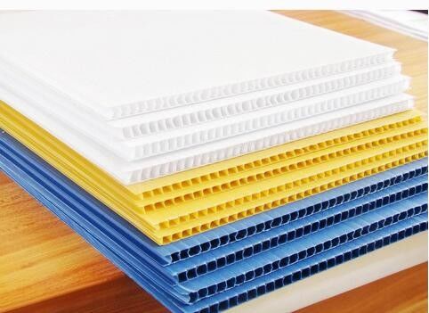 Dobra cena. PP PC Hollow Plastic Sheet Extrusion Line do produkcji pustych płyt z PVC w Internecie