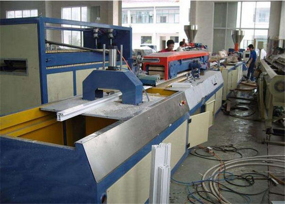 Dobra cena. Linia do wytłaczania profili z tworzywa sztucznego PCV z PVC o wydajności 120-150 kg / h w Internecie