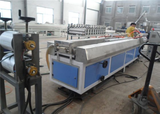 Proces produkcji profili UPVC, linia produkcyjna profili PVC dla okien, linia wytłaczania profili PVC